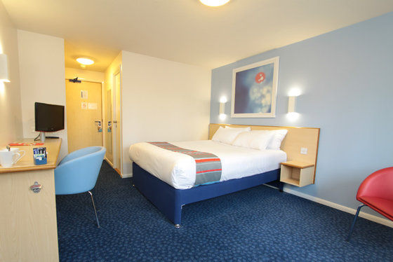 Travelodge Shrewsbury Battlefield Стая снимка